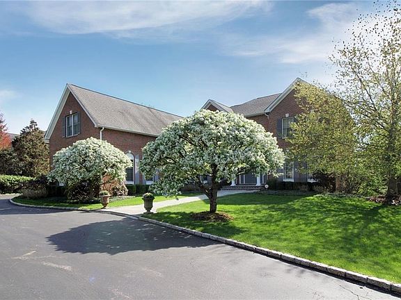 5th image of 11 Leisure Farm Dr
