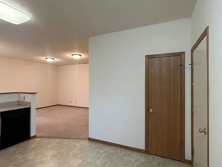 2714 Wyndham Ct — Photo 9