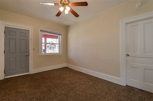 003-Living_Room-943648-mls