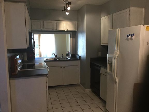 3rd image of 641 Robinwood Dr