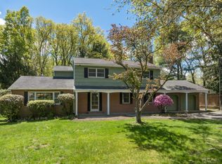 81 Brooklawn Dr, Morris Plains, NJ 07950