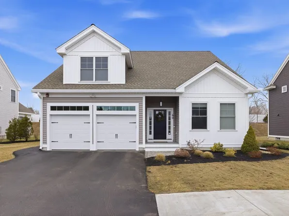 40 Sage Ln, Portsmouth, NH 03801