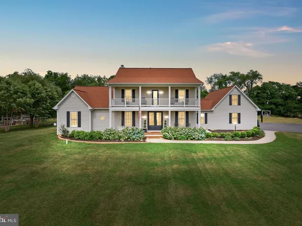 13878 Bronco Ln, Lovettsville, VA 20180