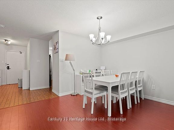 3rd image of 45 Carlton St #609