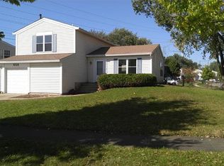 658 Blackhawk Ln, Bolingbrook, IL 60440