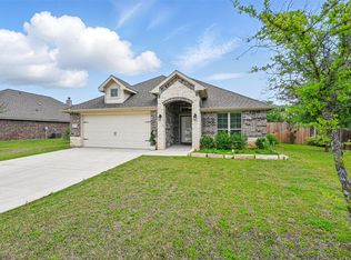 512 Hidden Springs Trl, Azle, TX 76020
