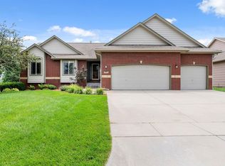 3801 N Lake Ridge Ct, Wichita, KS 67205