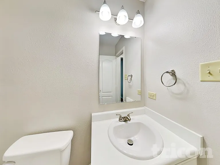 2336 Blackthorn Dr — Photo 14