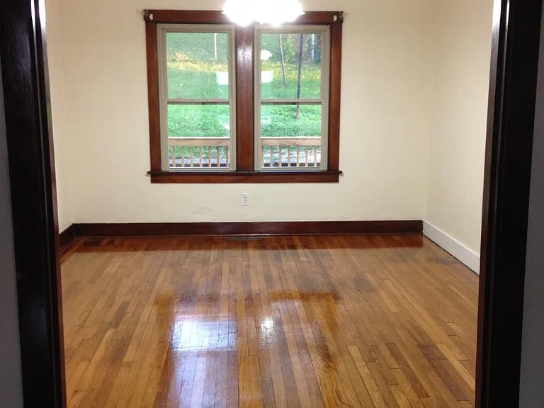 1731 Broadway Ave — Photo 11