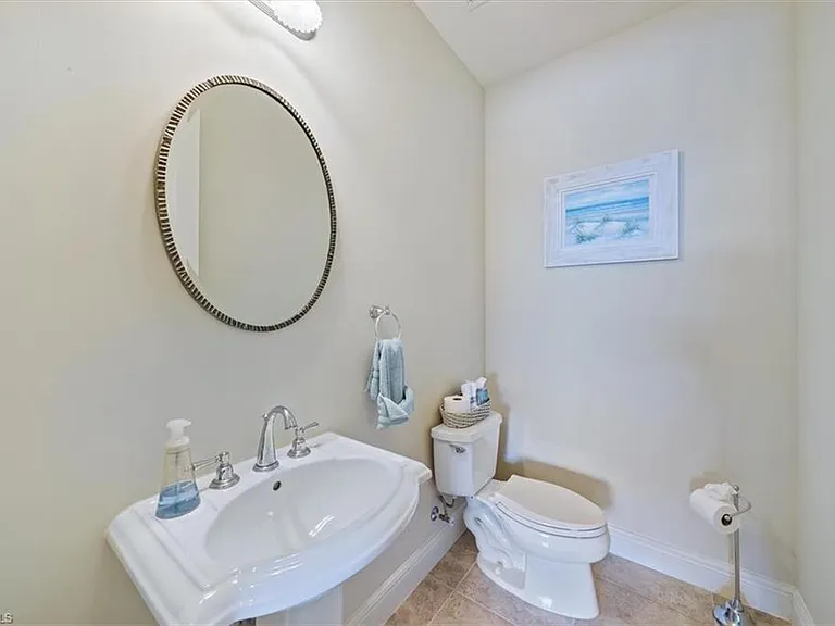 580 Avellino Isles Cir #18102 — Photo 21