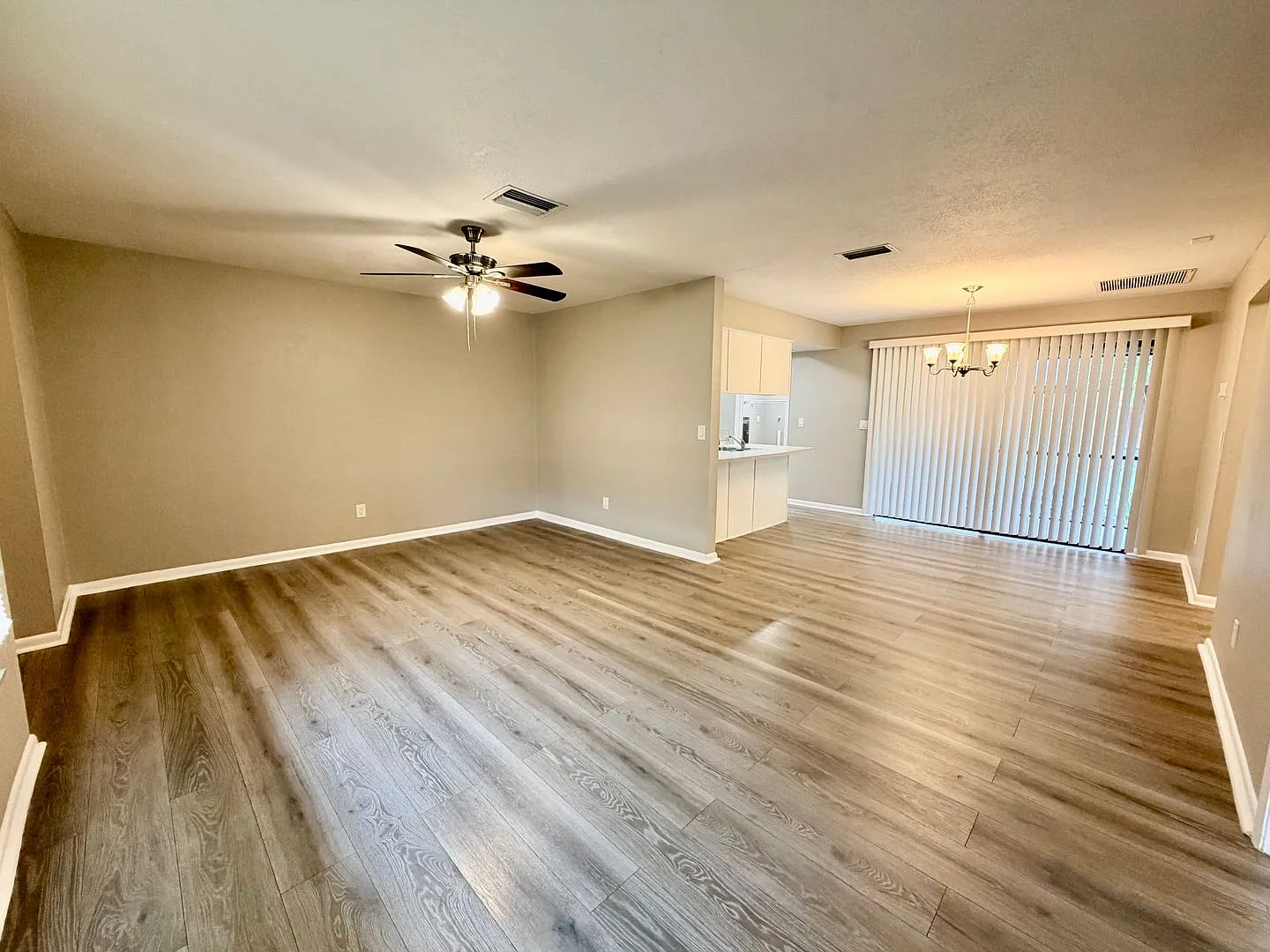 2 Bedrooms 2 Bath Duplex in Cape Coral — Photo 4