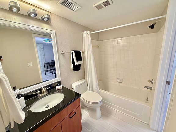 5th image of 2900 S University Dr APT 9108