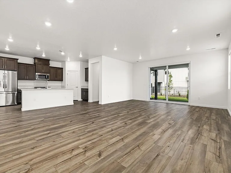 1845 N Black Cyprus Ave — Photo 5