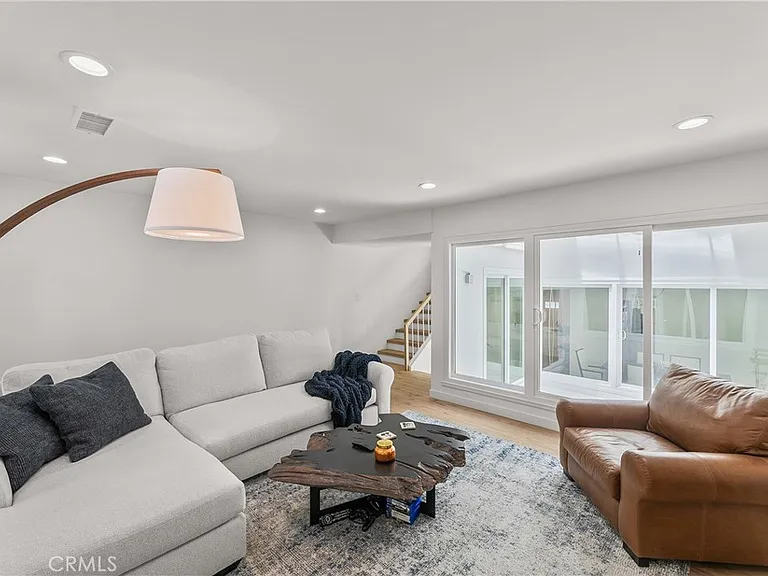 4745 S La Villa Marina #J — Photo 10