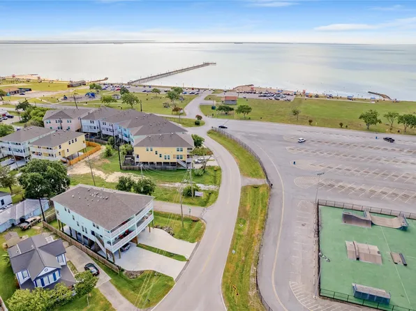 1113 San Jacinto St, La Porte, TX 77571