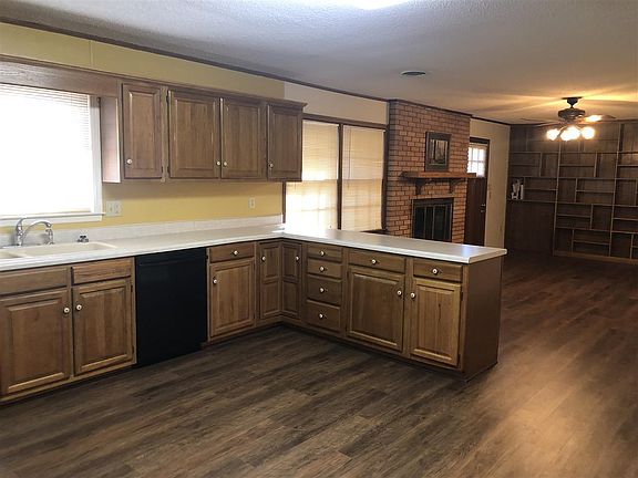 4th image of 398 Weatherstone Dr