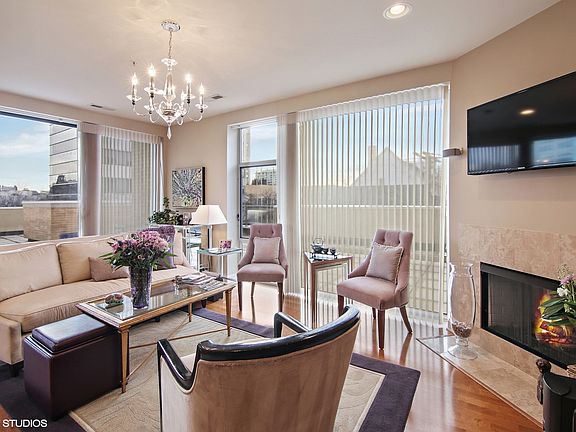 3rd image of 1720 Oak Ave Unit 304