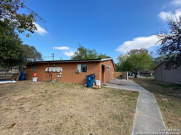 2nd image of 815 High Meadow Dr