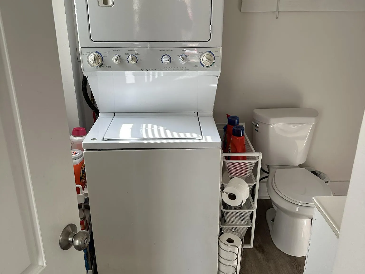 2 bed, 1000 sqft, $1,900 — Photo 1