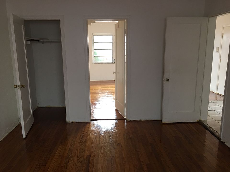 1st image of 1016 Biarritz Dr #5