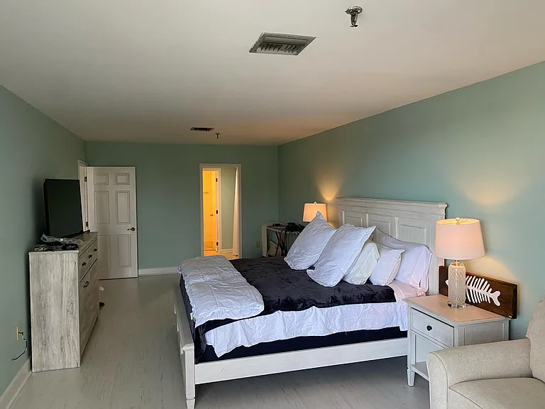 1 Marina Dr #304 — Photo 4