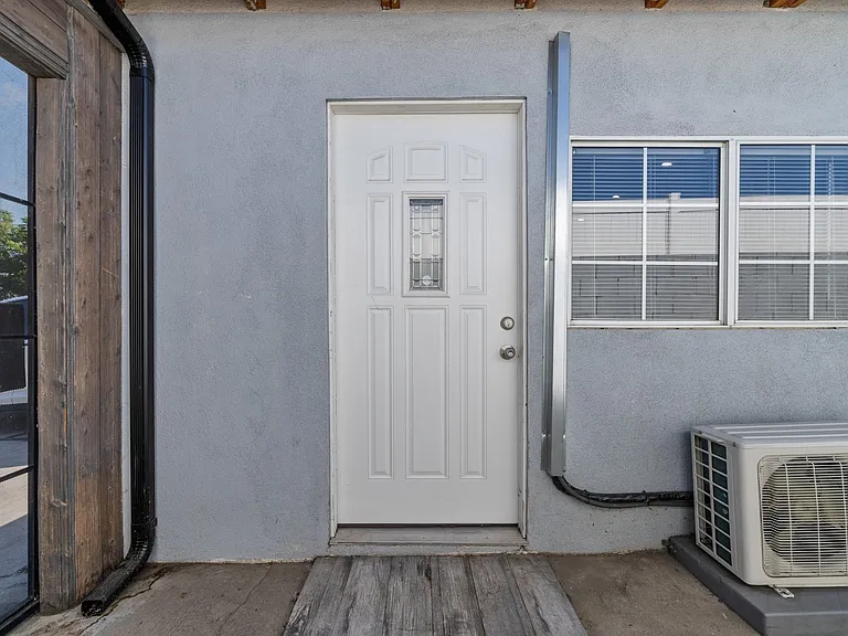 8447 Colbath Ave — Photo 2