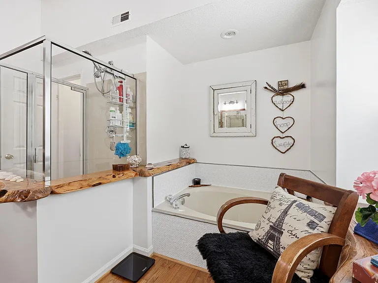 106 Dilworth Ct — Photo 27