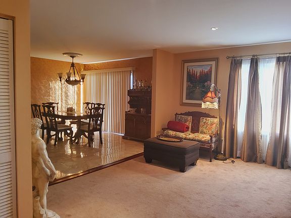 5th image of 2565 Lake Shore Dr