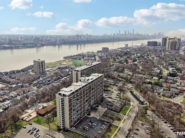 2 Horizon Rd APT G16, Fort Lee, NJ 07024