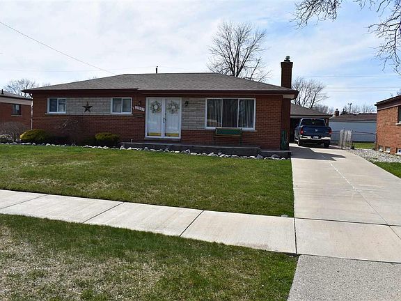 2nd image of 31567 Louise Dr