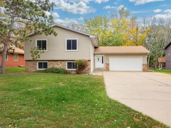 11621 Flintwood St NW, Coon Rapids, MN 55448