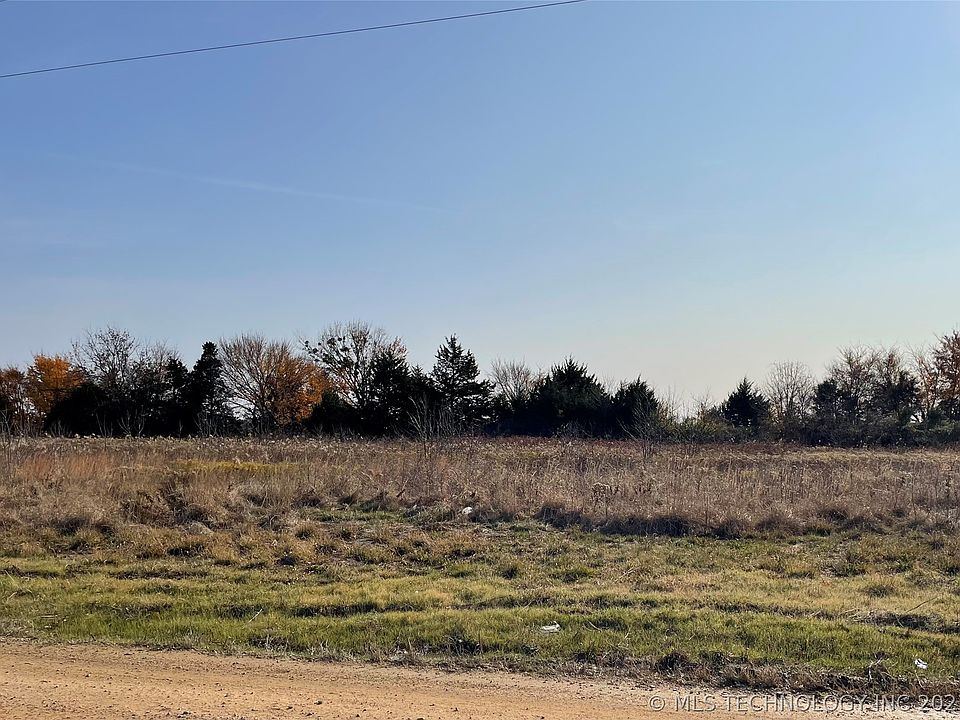 2nd image of White Dr