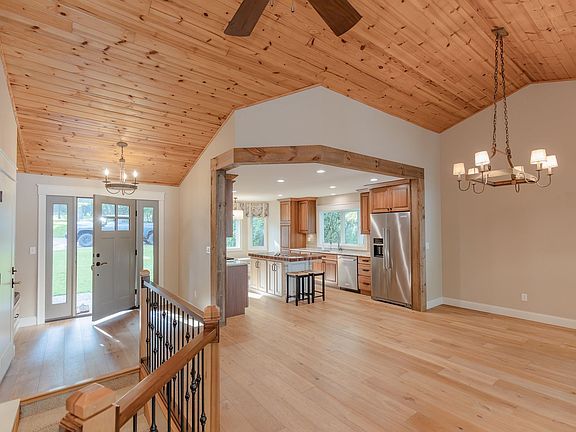 3rd image of 25626 Oak Ln