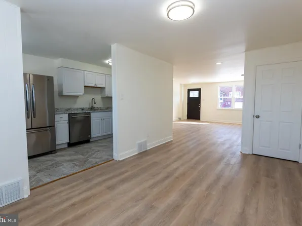 1218 Harshaw Rd, Brookhaven, PA 19015