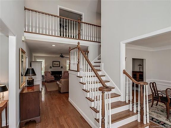 4th image of 10019 Warwickshire Ln