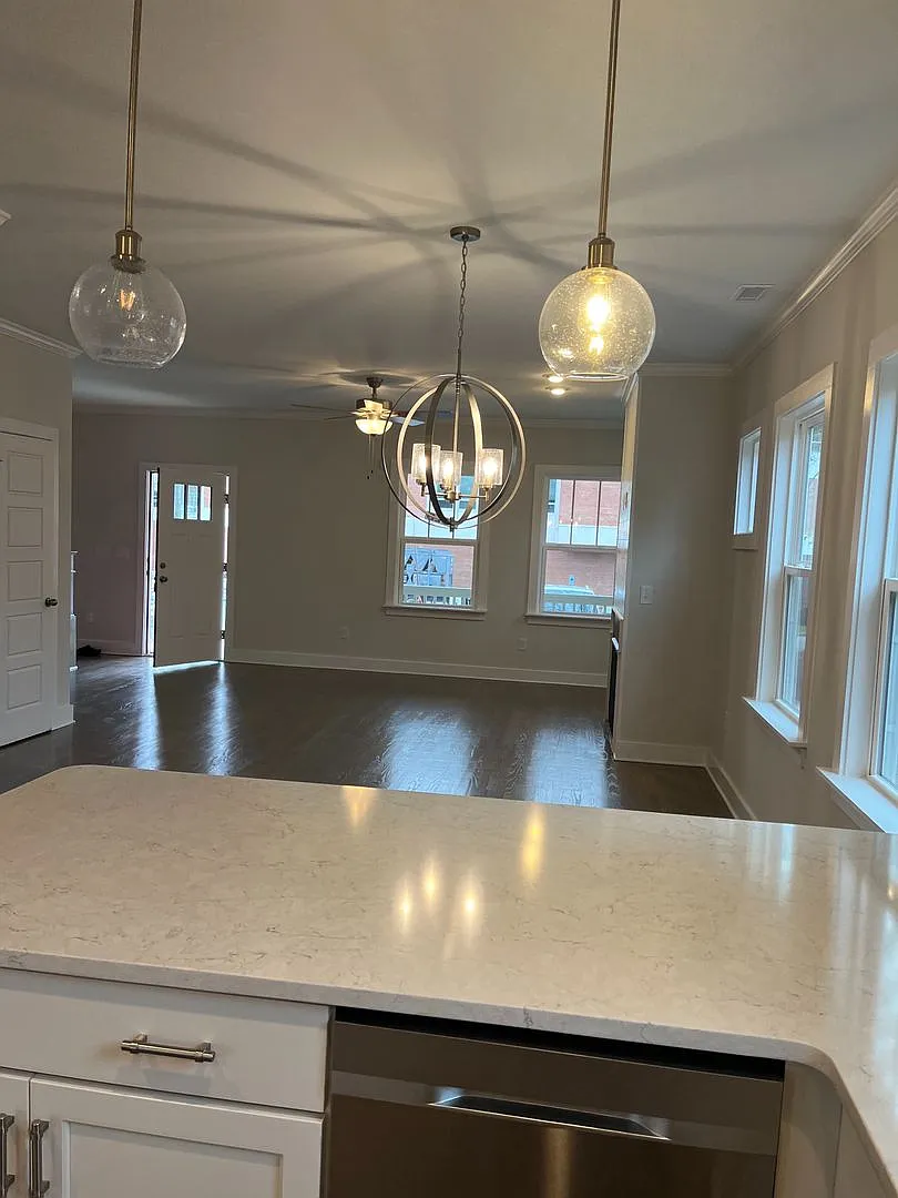Room in 4 Bedroom Home at Merrick St — Photo 4