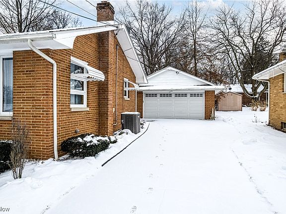 4th image of 618 E Baird Ave