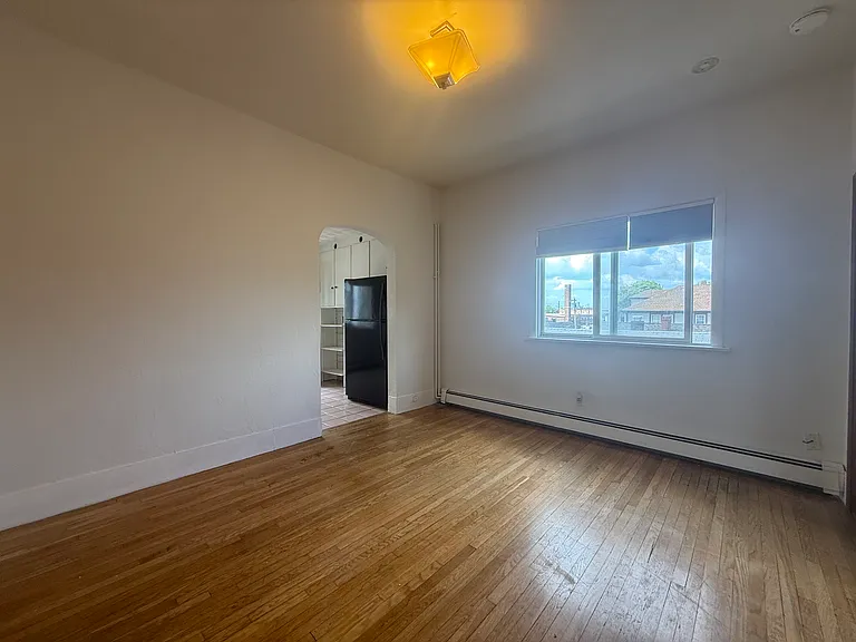 91 Webster St #2R — Photo 8