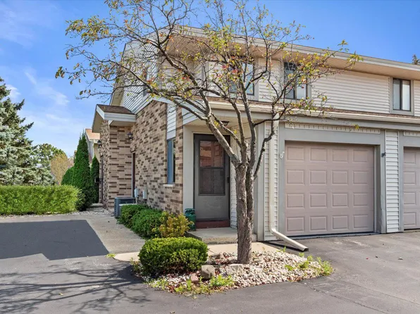 W178N9787 Riversbend CIRCLE EAST East, Germantown, WI 53022