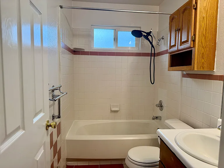 2704 Finlandia Ave — Photo 10