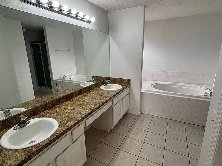 205 Golf Aire Blvd — Photo 17