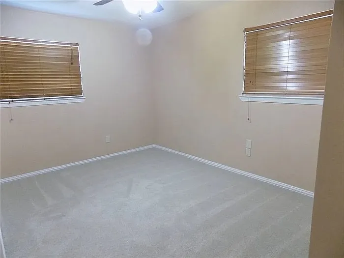 8402 Leesburg Cir — Photo 10