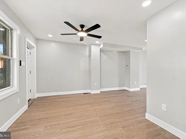 5840 Crittenden St — Photo 11