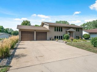 9983 Pilgrim Way, Osseo, MN 55369