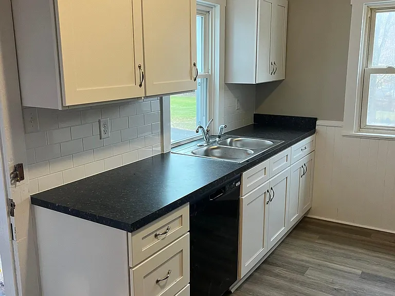 29 E Main St — Photo 15