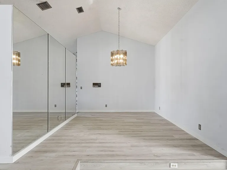 9476 El Clair Ranch Rd — Photo 11