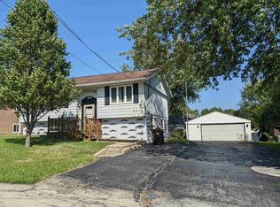 1537 S Bidwell Ave, Freeport, IL 61032