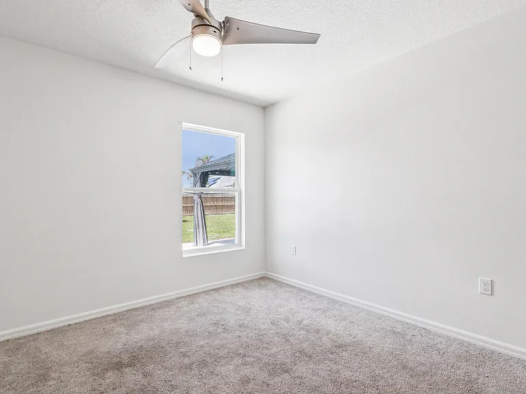 766 SE Academy Ln — Photo 30
