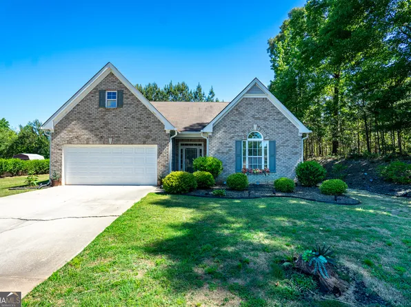 5 Honeysuckle Ln, Fairburn, GA 30213
