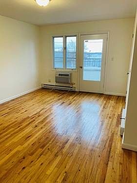 1st image of 141 Manorhaven Blvd